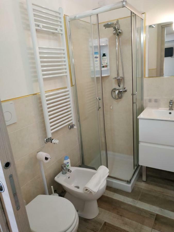 B&B Tra I Mari Del Salento เลชเช ภายนอก รูปภาพ