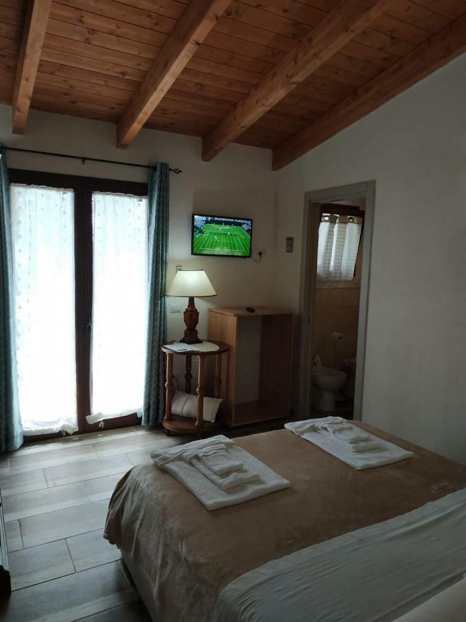 B&B Tra I Mari Del Salento เลชเช ภายนอก รูปภาพ